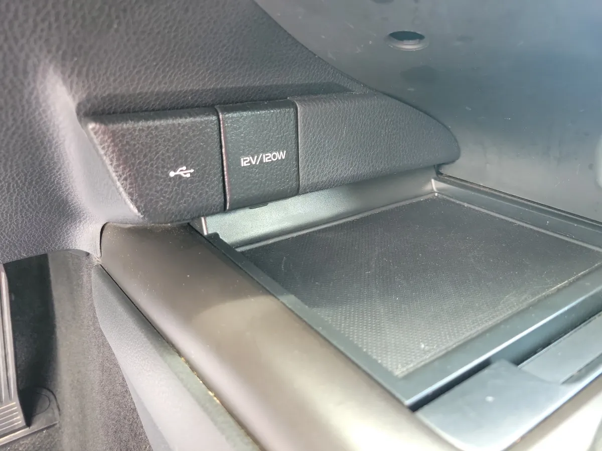 2024 Toyota Camry SE thumbnail 11