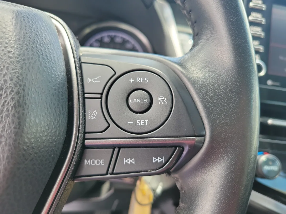 2024 Toyota Camry SE thumbnail 14