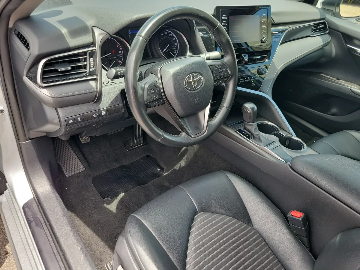 2024 Toyota Camry SE thumbnail 4