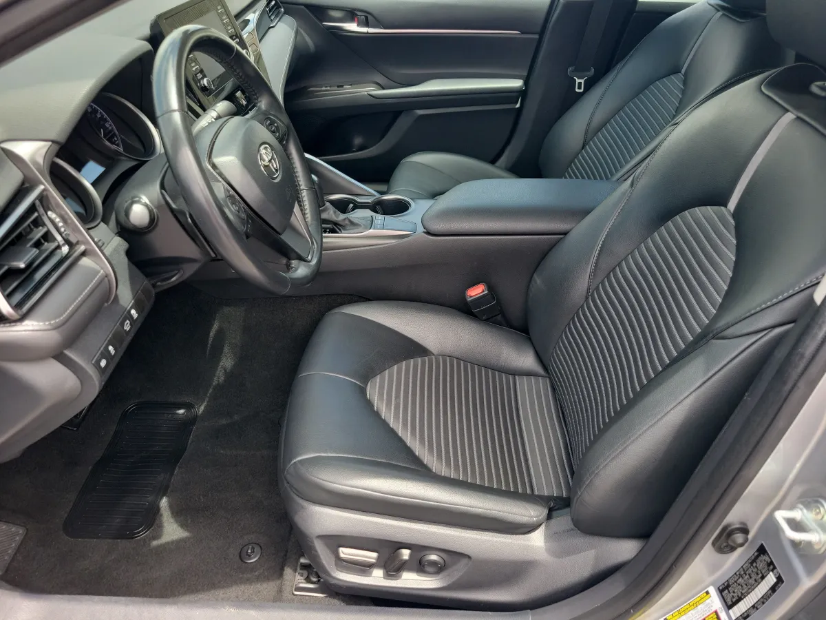 2024 Toyota Camry SE thumbnail 5