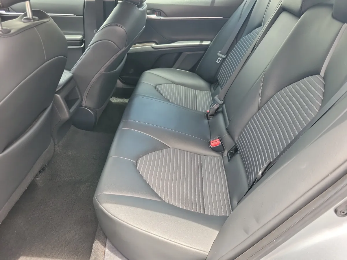 2024 Toyota Camry SE thumbnail 8