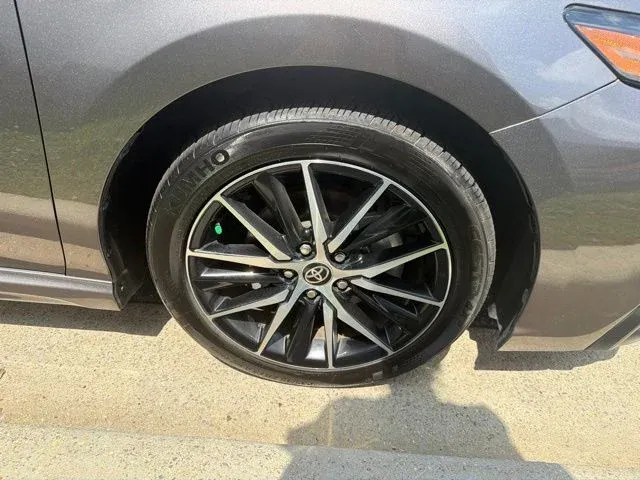 2024 Toyota Camry SE thumbnail 11