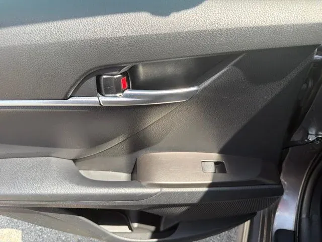 2024 Toyota Camry SE thumbnail 18