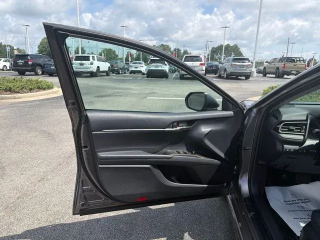 2024 Toyota Camry SE thumbnail 24