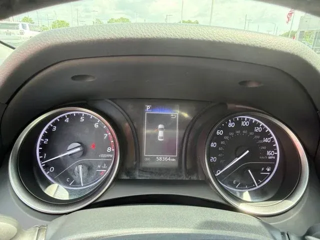 2024 Toyota Camry SE thumbnail 32