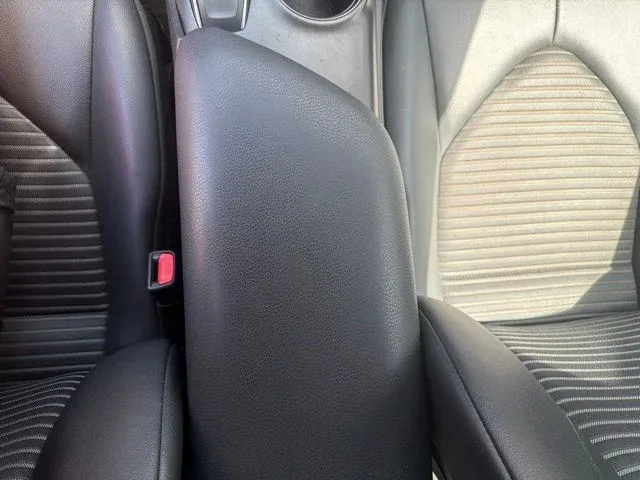 2024 Toyota Camry SE thumbnail 37