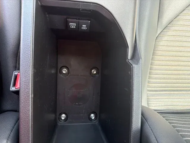 2024 Toyota Camry SE thumbnail 38