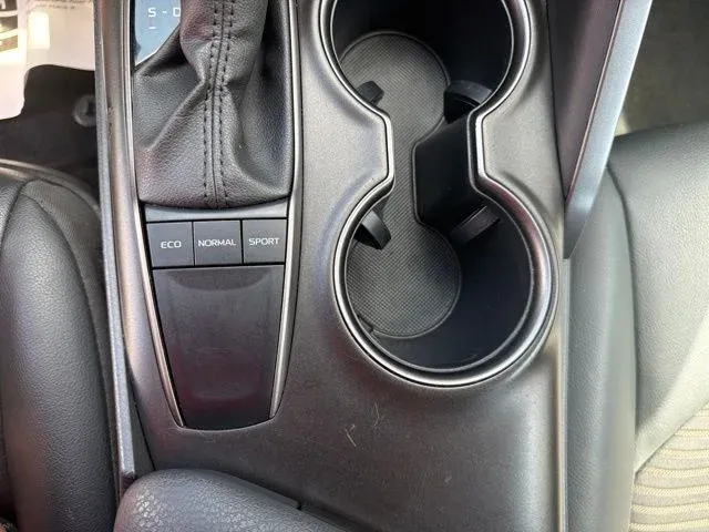 2024 Toyota Camry SE thumbnail 39