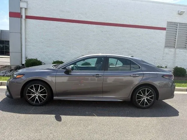 2024 Toyota Camry SE thumbnail 4