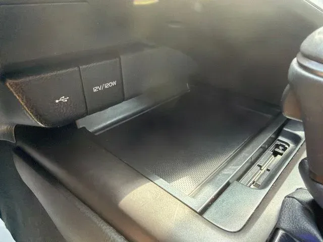 2024 Toyota Camry SE thumbnail 41
