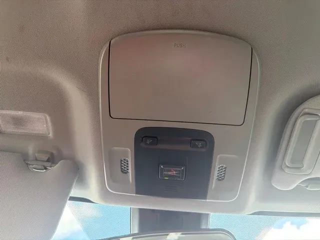 2024 Toyota Camry SE thumbnail 44