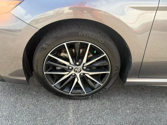 2024 Toyota Camry SE thumbnail 5