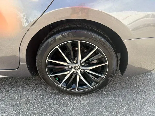 2024 Toyota Camry SE thumbnail 6