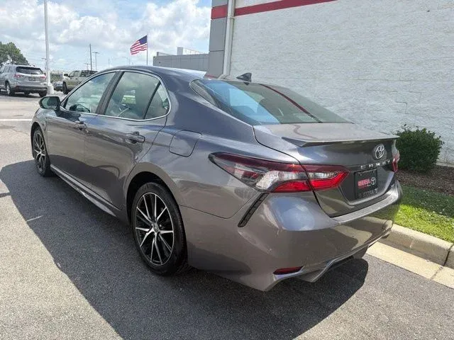 2024 Toyota Camry SE thumbnail 7