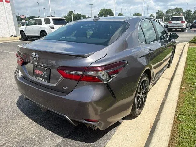 2024 Toyota Camry SE thumbnail 9