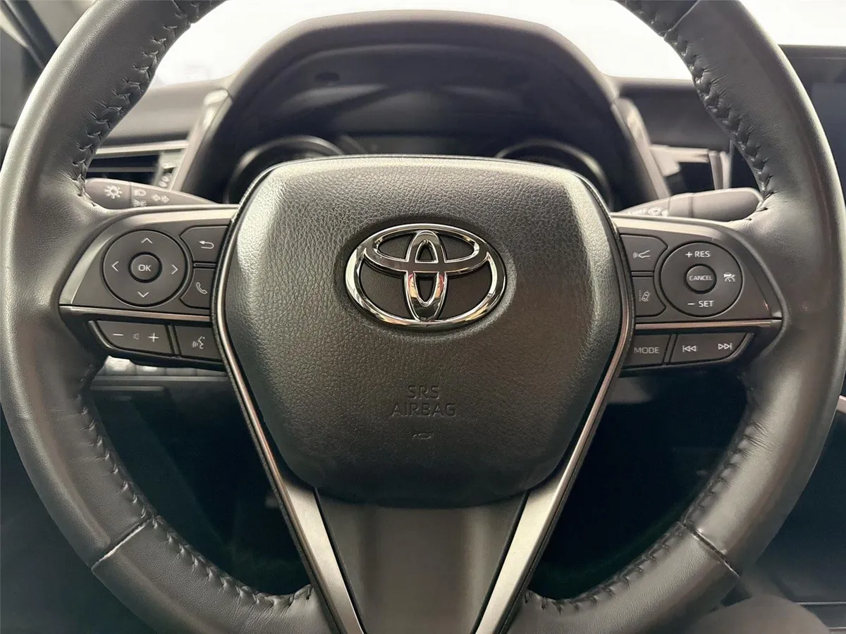 2024 Toyota Camry SE thumbnail 15