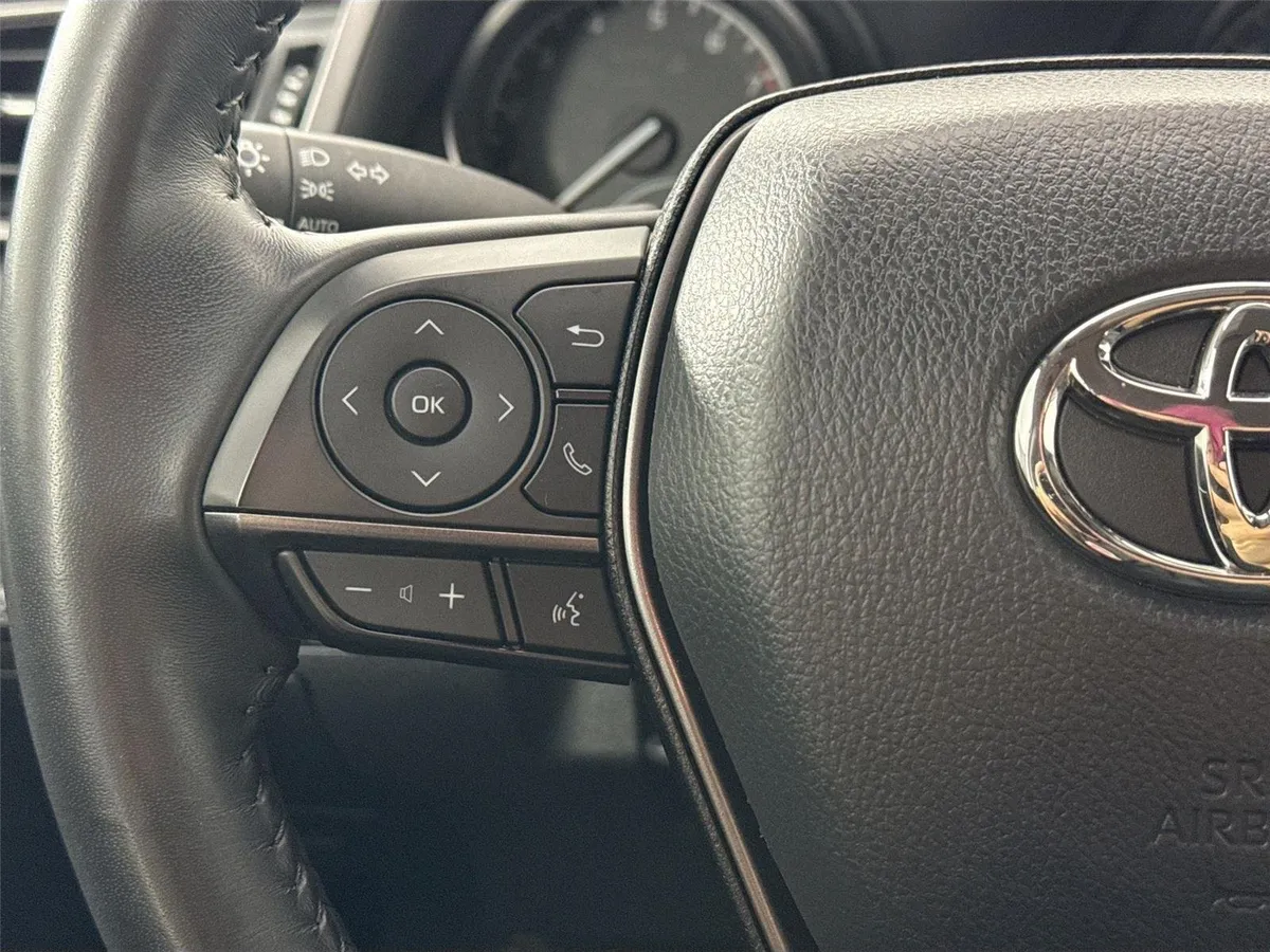 2024 Toyota Camry SE thumbnail 16