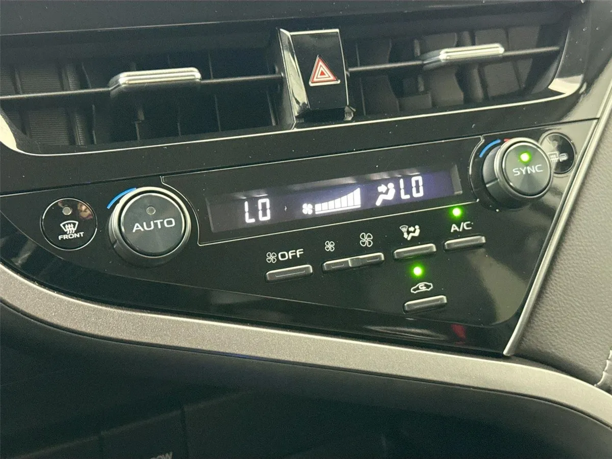 2024 Toyota Camry SE thumbnail 22