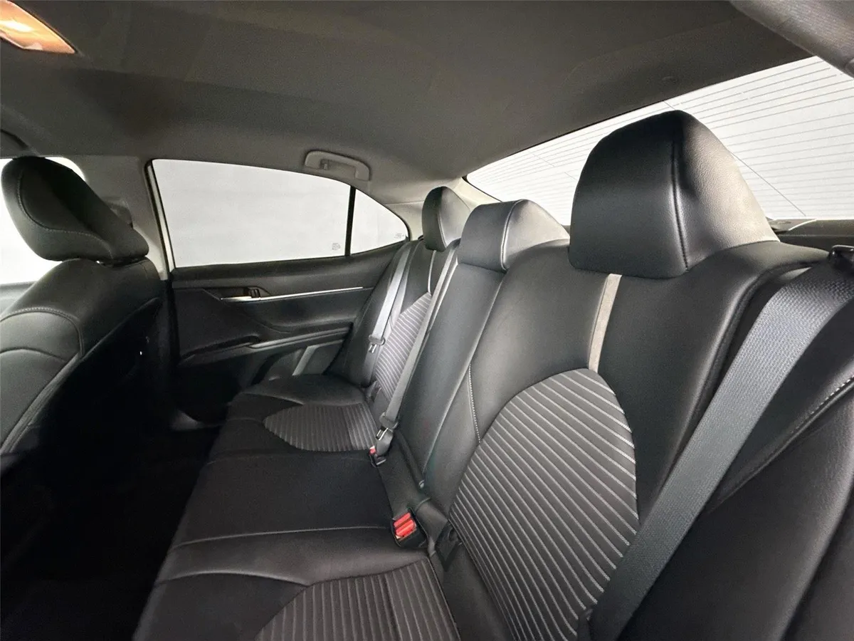 2024 Toyota Camry SE thumbnail 26