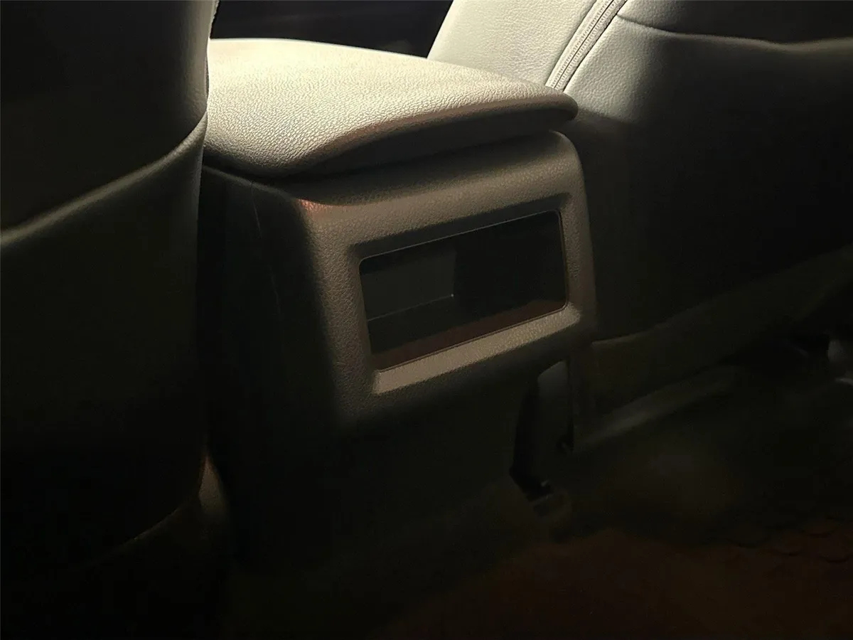2024 Toyota Camry SE thumbnail 31