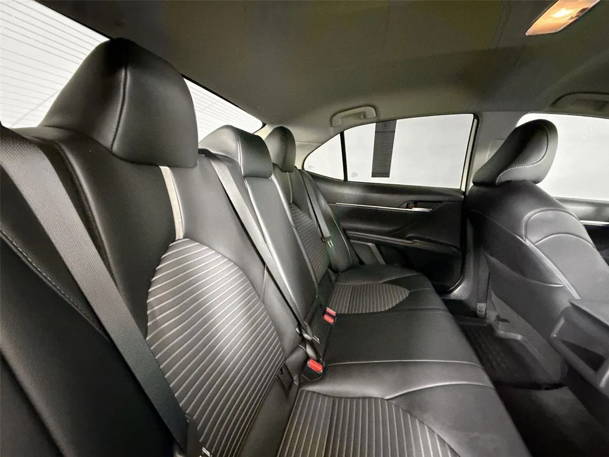 2024 Toyota Camry SE thumbnail 35