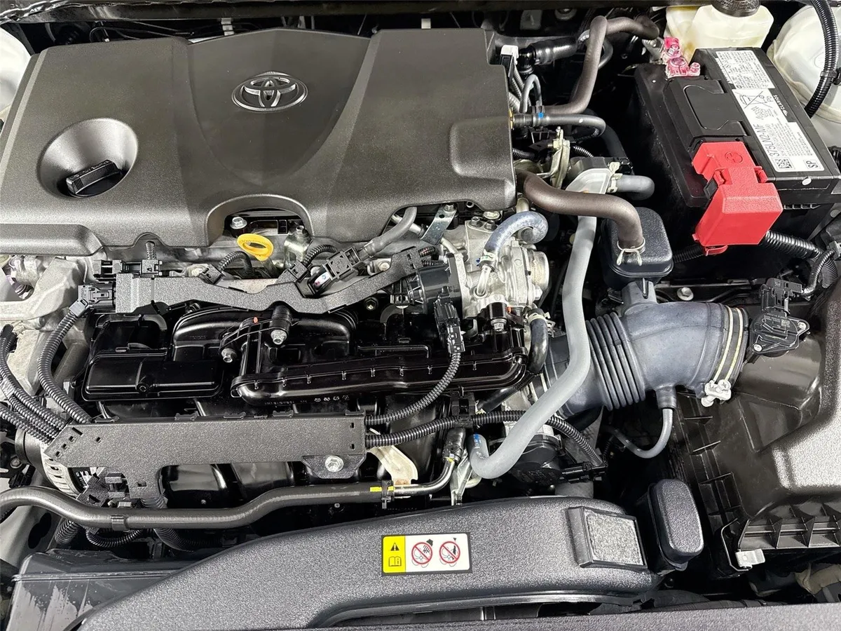 2024 Toyota Camry SE thumbnail 38