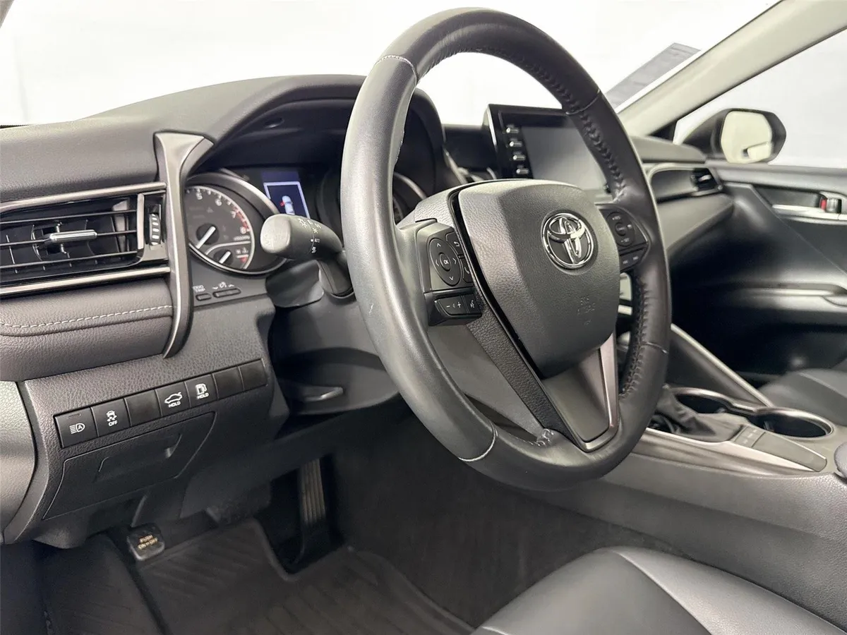 2024 Toyota Camry SE thumbnail 4