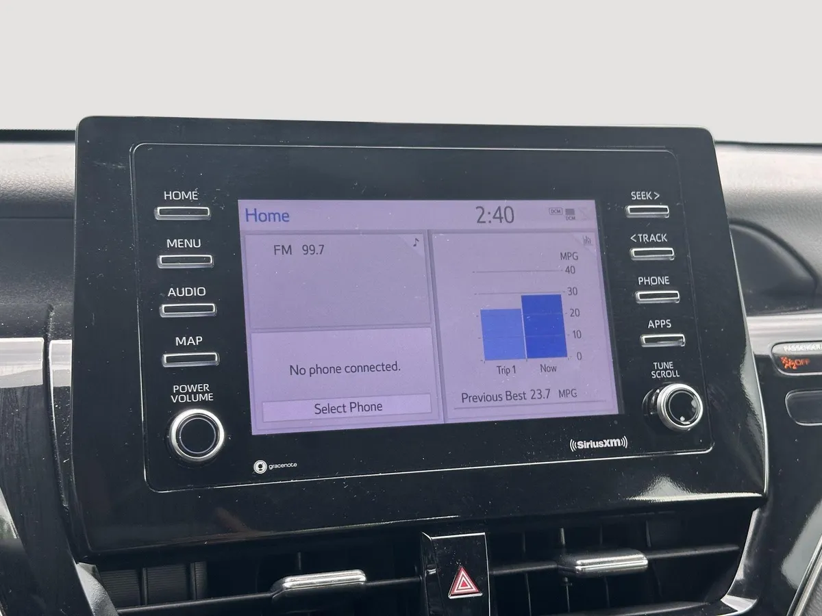 2024 Toyota Camry SE thumbnail 12
