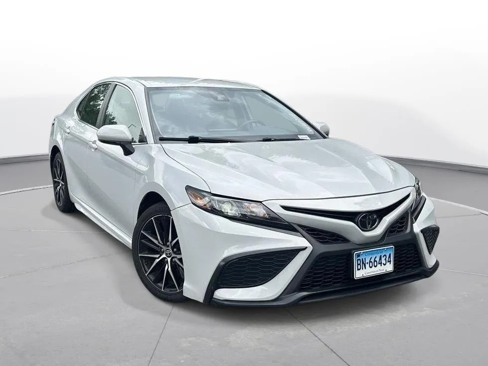 2024 Toyota Camry SE thumbnail 4