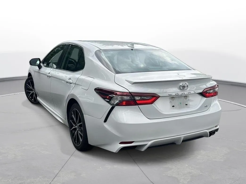 2024 Toyota Camry SE thumbnail 8