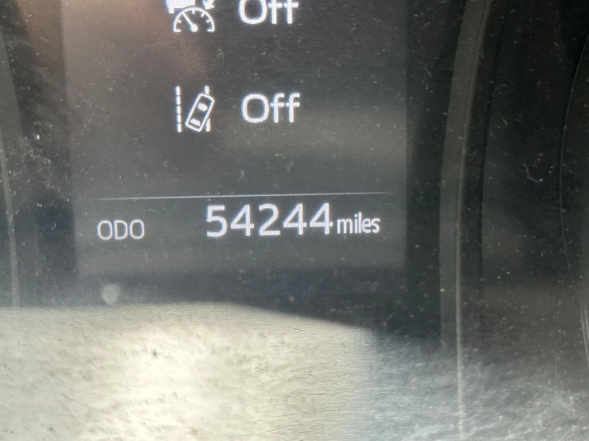 2024 Toyota Camry SE thumbnail 14