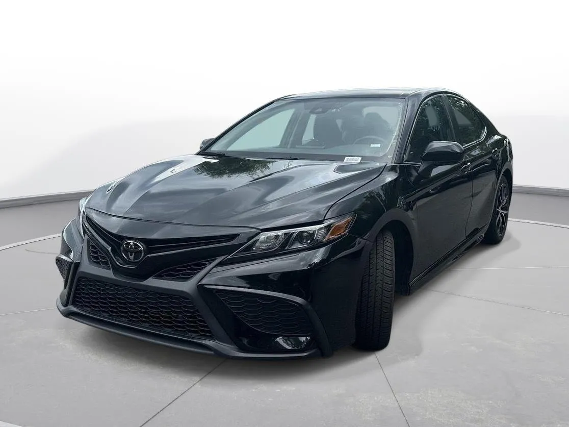 2024 Toyota Camry SE thumbnail 2