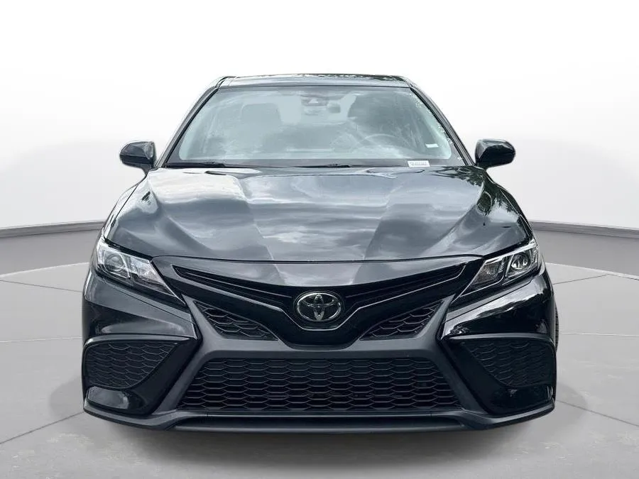 2024 Toyota Camry SE thumbnail 3