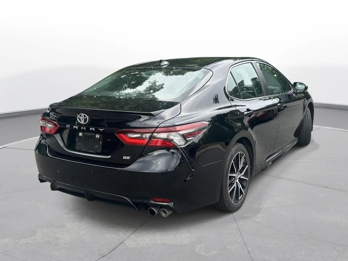 2024 Toyota Camry SE thumbnail 6