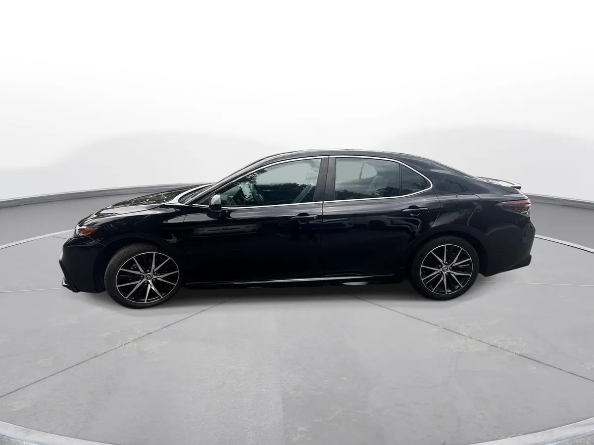 2024 Toyota Camry SE thumbnail 9