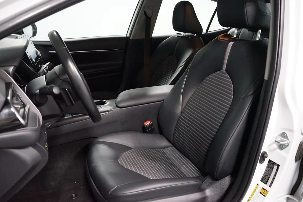 2024 Toyota Camry SE thumbnail 6