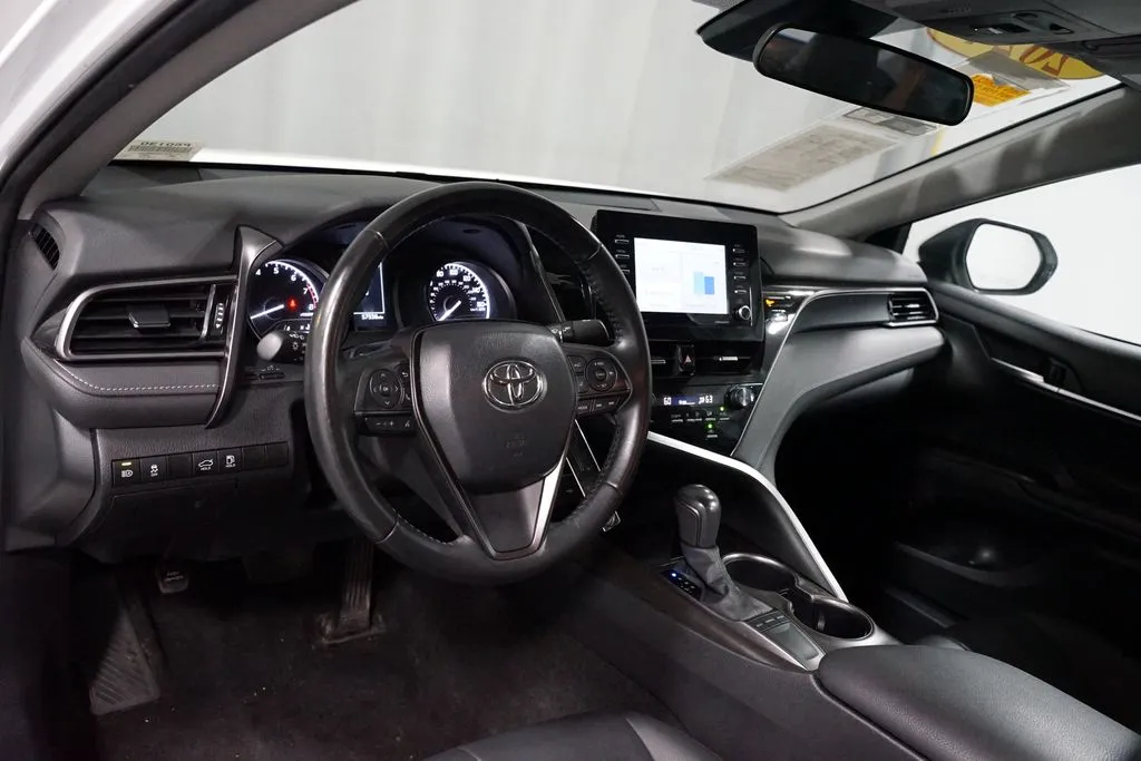 2024 Toyota Camry SE thumbnail 7