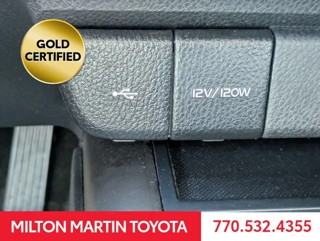 2024 Toyota Camry SE thumbnail 22