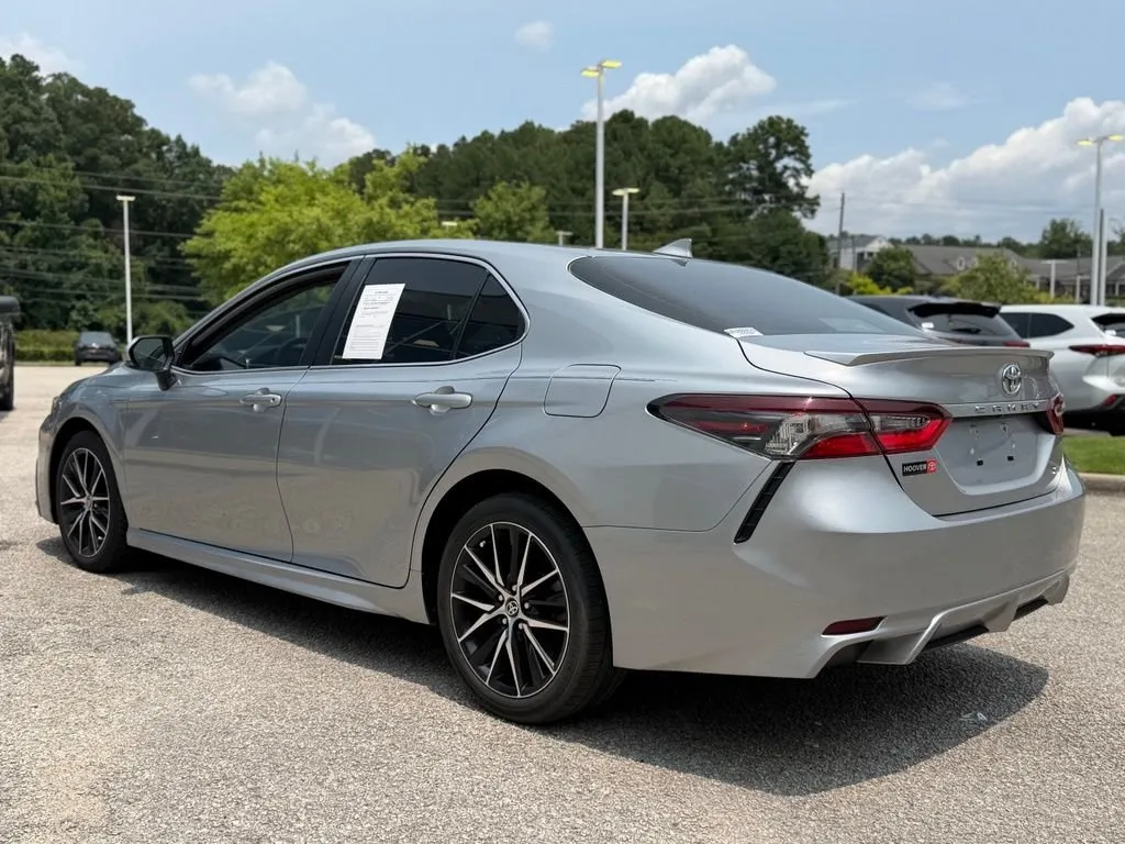 2024 Toyota Camry SE thumbnail 2