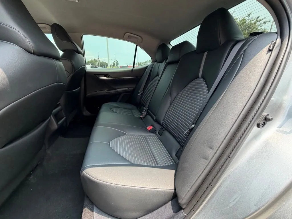 2024 Toyota Camry SE thumbnail 6
