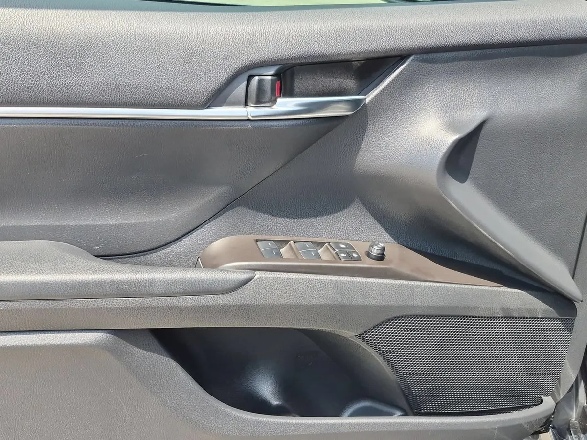 2024 Toyota Camry SE thumbnail 22