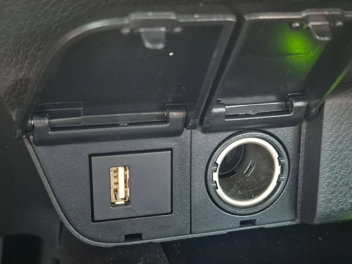2024 Toyota Camry SE thumbnail 34