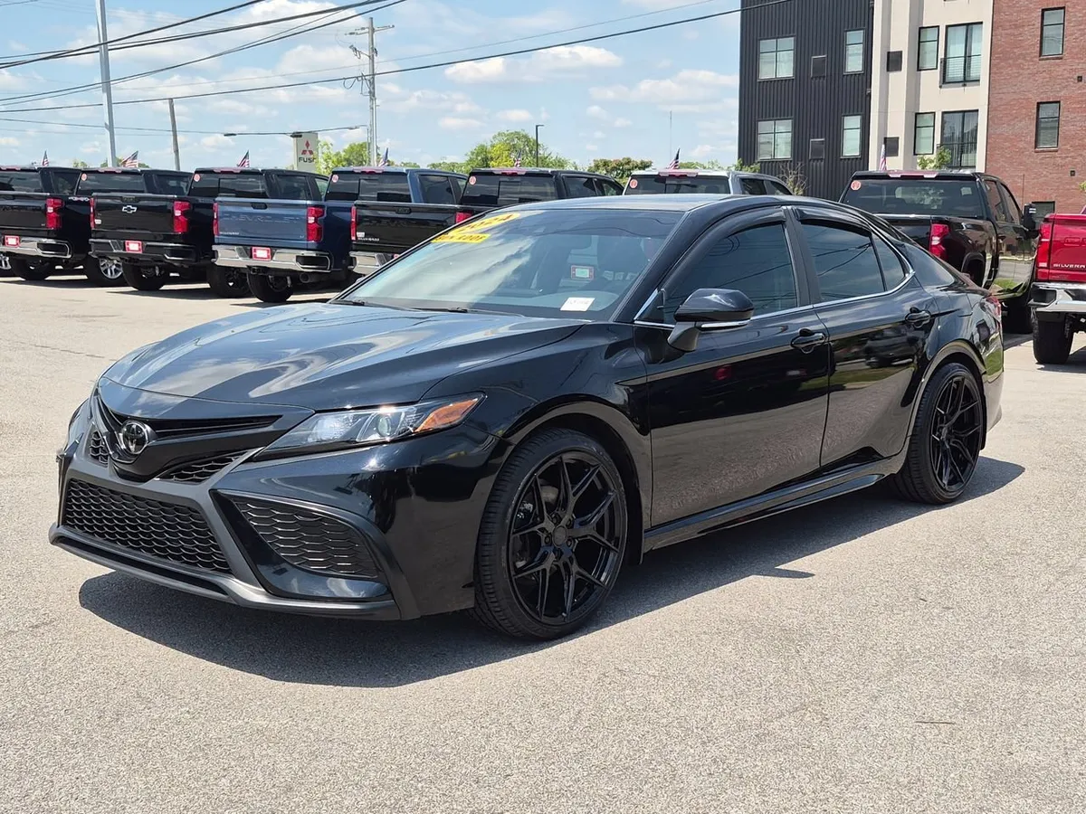 2024 Toyota Camry SE thumbnail 4