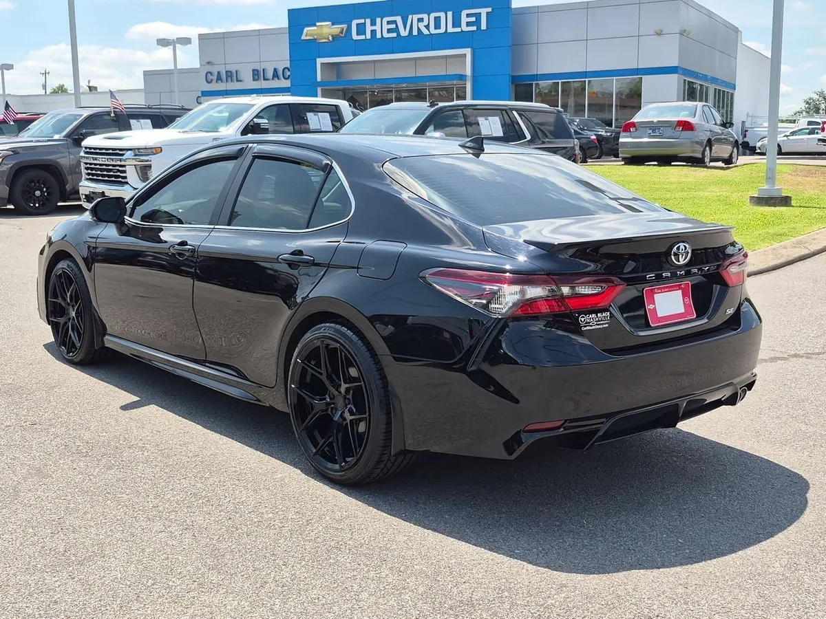 2024 Toyota Camry SE thumbnail 6
