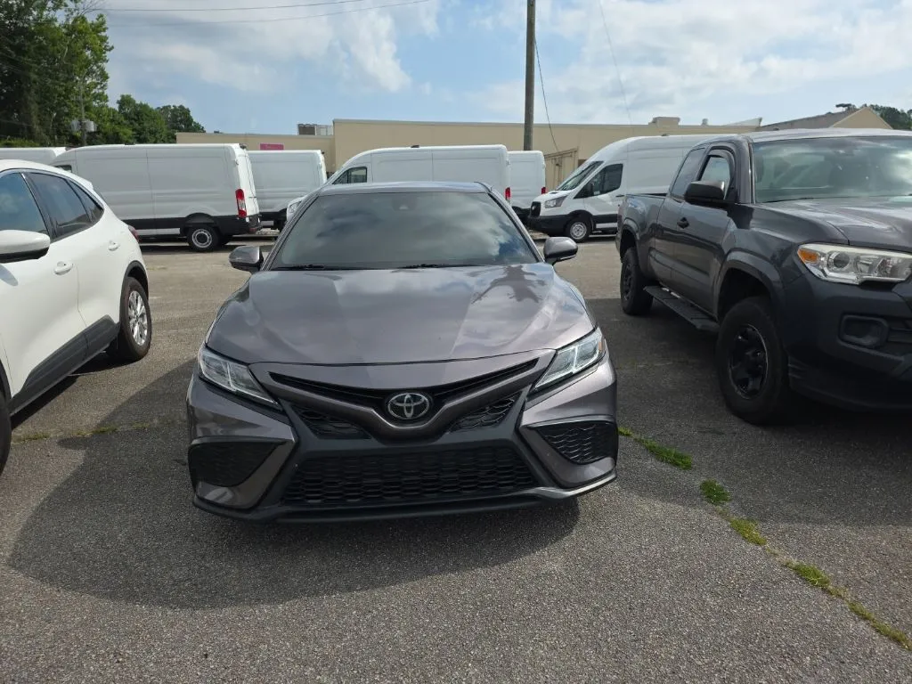 2024 Toyota Camry SE thumbnail 2