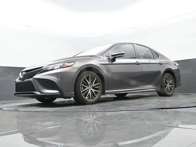 2024 Toyota Camry SE thumbnail 12