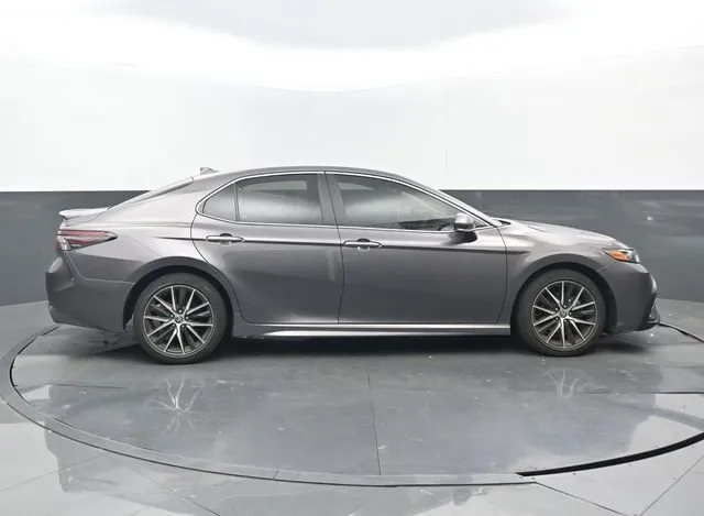 2024 Toyota Camry SE thumbnail 2