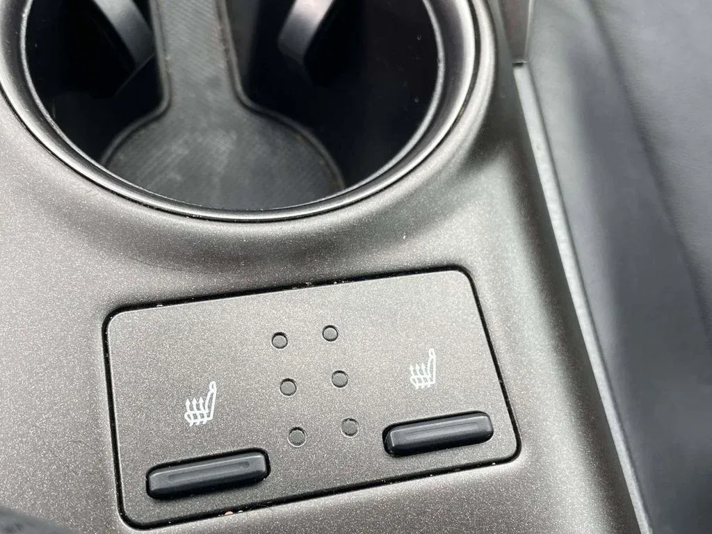 2024 Toyota Camry XSE thumbnail 19