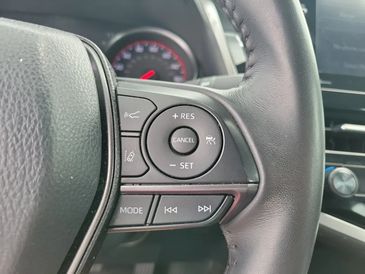 2024 Toyota Camry XSE thumbnail 17