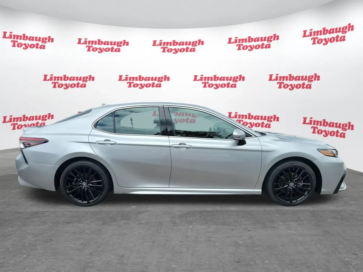 2024 Toyota Camry XSE thumbnail 22